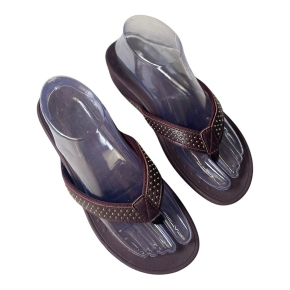 Vionic Women’s Orthotic Kehoe Studded Leather Merlot Colored Wedge Thong Sandals - Picture 8 of 9